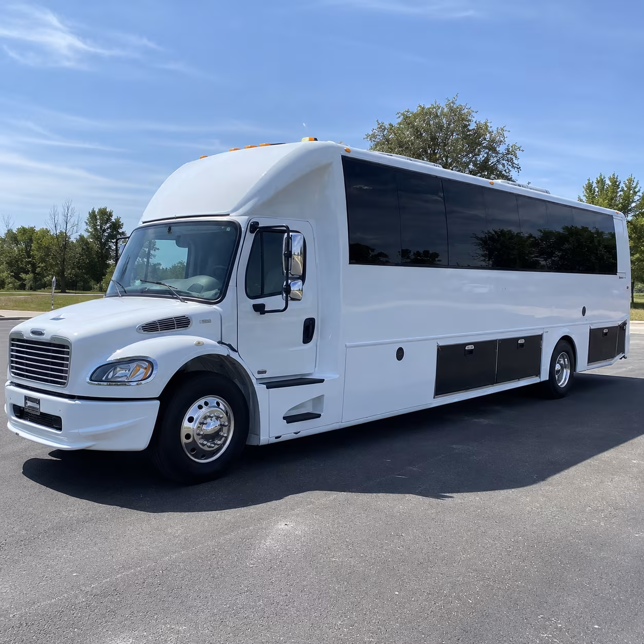 middletown 40 passenger party bus